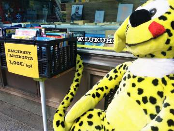 ULKOKESÄMYYNTIPÖYTÄÄÄÄÄÄ!