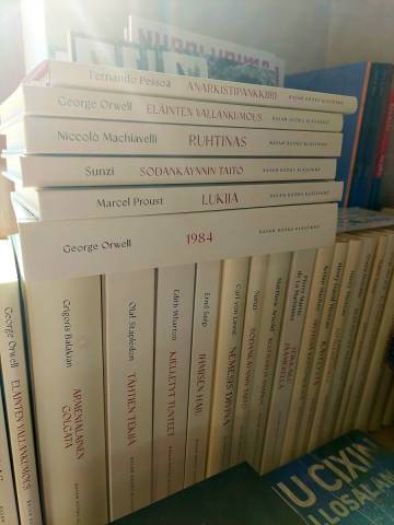 BASAM VALKOINEN KLASSIKKOSARJA TÄYDENNETTY